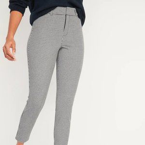 NWOT Old Navy Pixie Ankle Pants